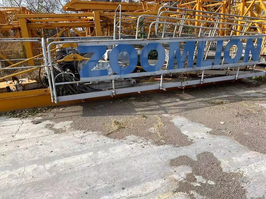 Menggunakan Zoomlion 6012 digunakan Tower Crane Dengan 2.8m Block Mast Bagian Dan 6T Max Beban