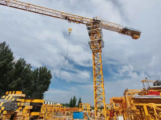 12T QTZ250 7020 Crane konstruksi bekas 60m Tinggi Dan L68 Mast 2019 Tahun dibuat