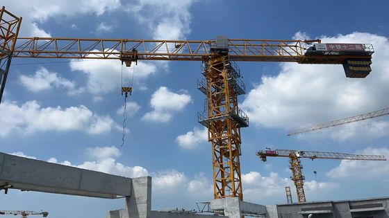 7025 12 Ton QTZ250 Digunakan Tower Crane Dengan 70m Jib Dan L68 Mast Dibuat Pada Tahun 2021